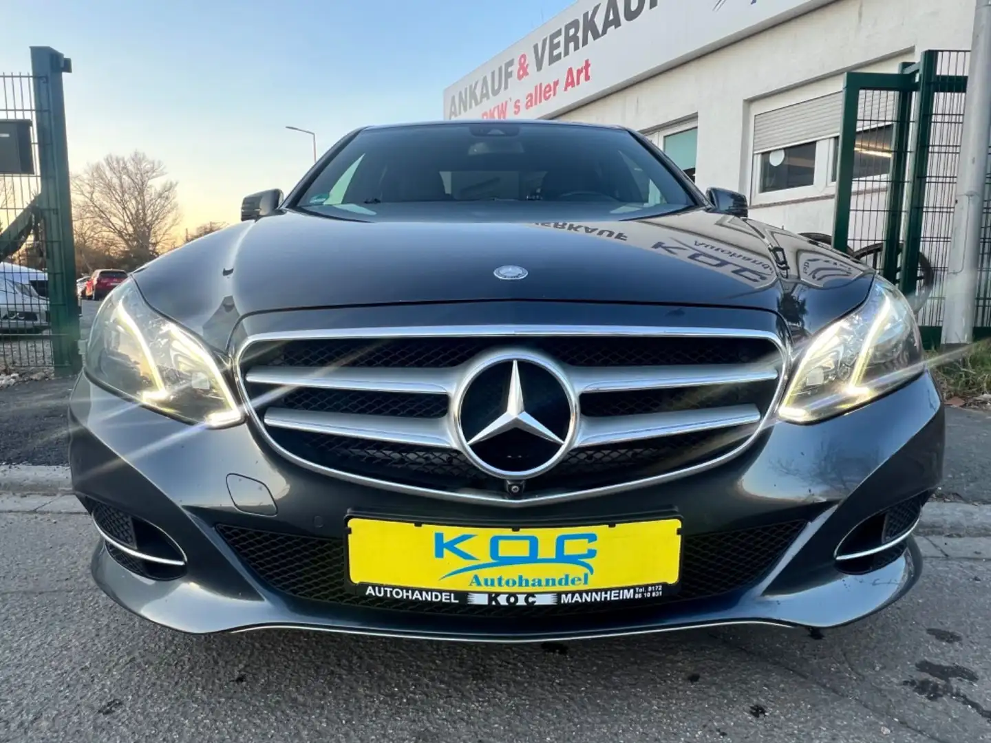 Mercedes-Benz E 300 BlueTec Hybrid Lim. Gris - 2