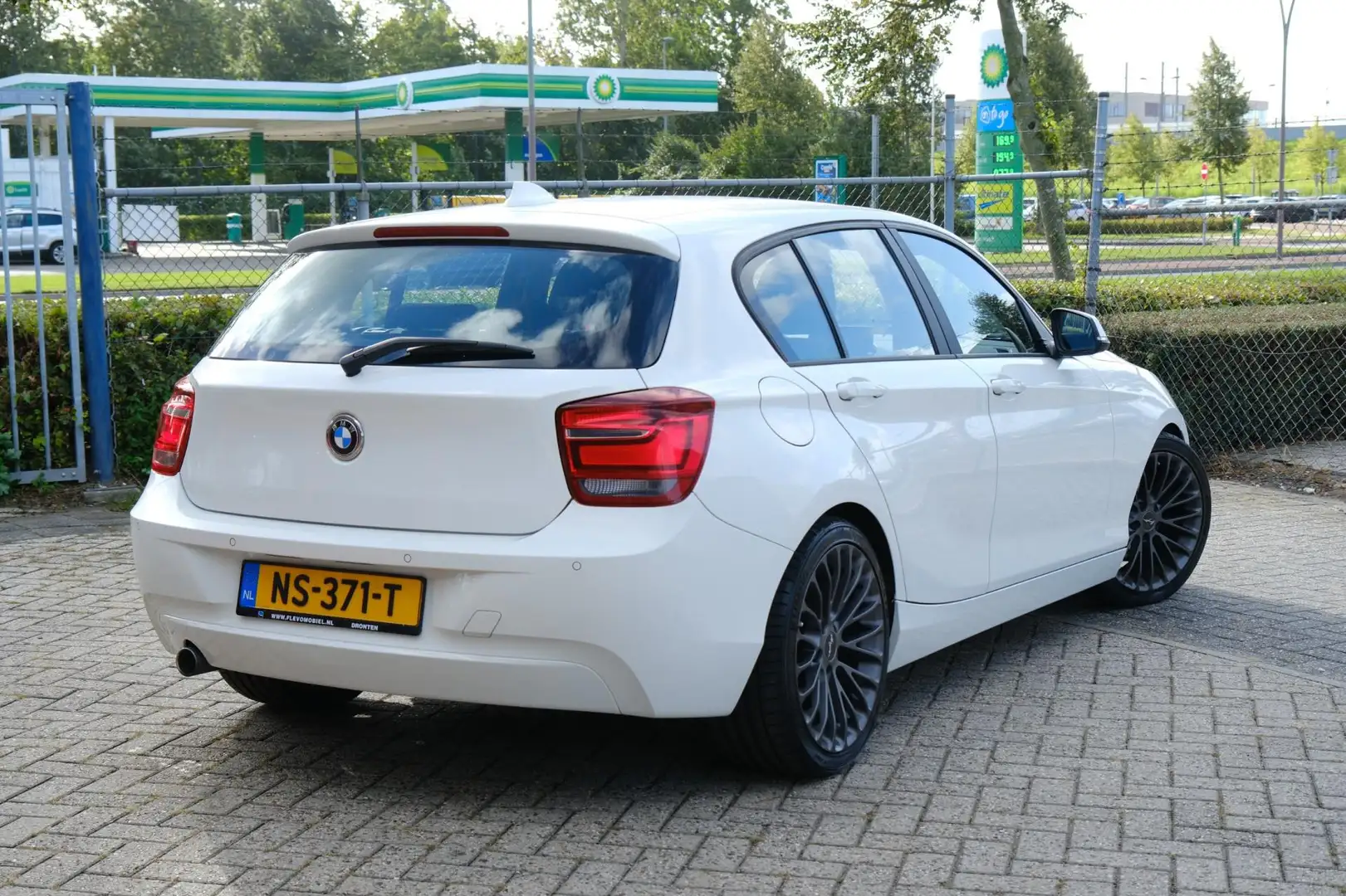 BMW 120 1-serie 120d High Executive Aut. Navi|Xenon|LMV|PD Blanc - 2