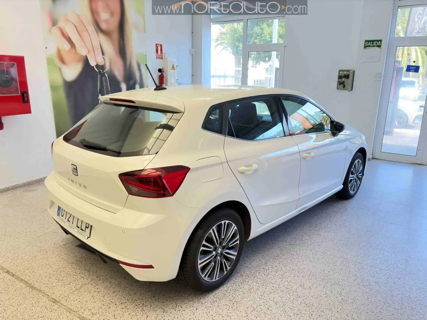 SEAT Ibiza 1.0 TSI S&S Xcellence DSG7 110 Weiß - 2