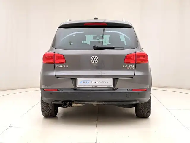 Volkswagen Tiguan view 5