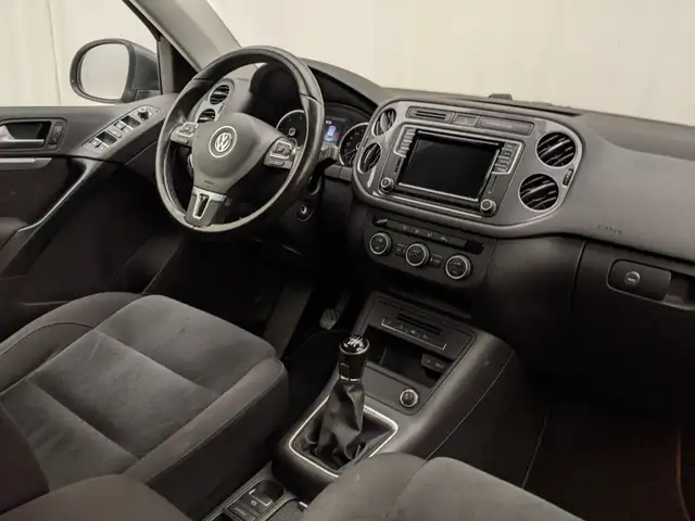 Volkswagen Tiguan view 6