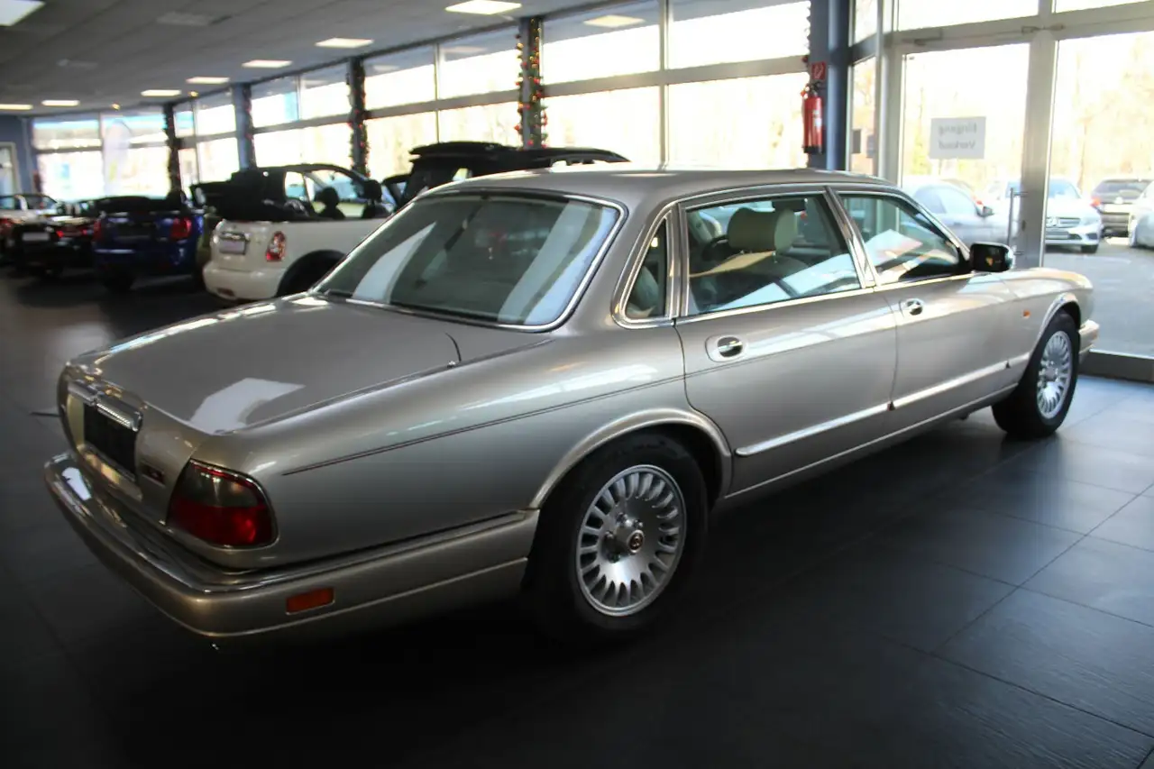 Jaguar Daimler Six 4.0 Lang - Automatik - Schiebedach -, foto 7