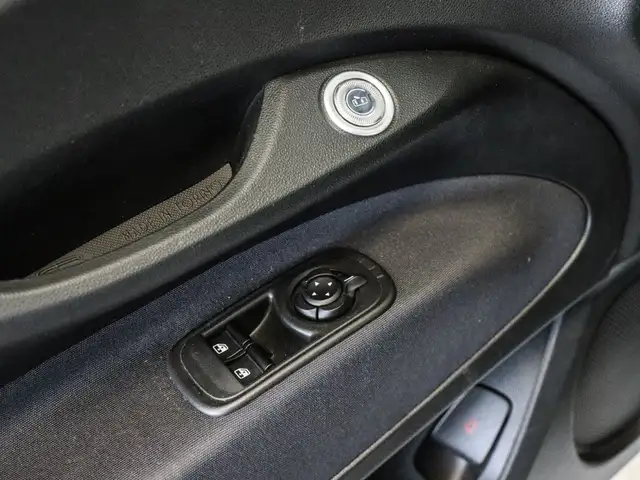 Fiat 500e view 13