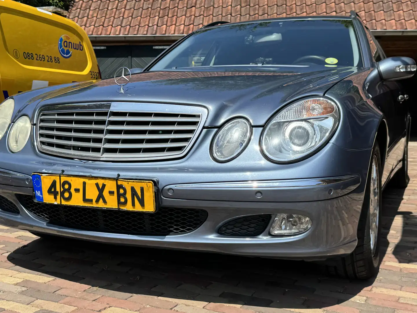 Mercedes-Benz E 240 Avantgarde Kék - 2