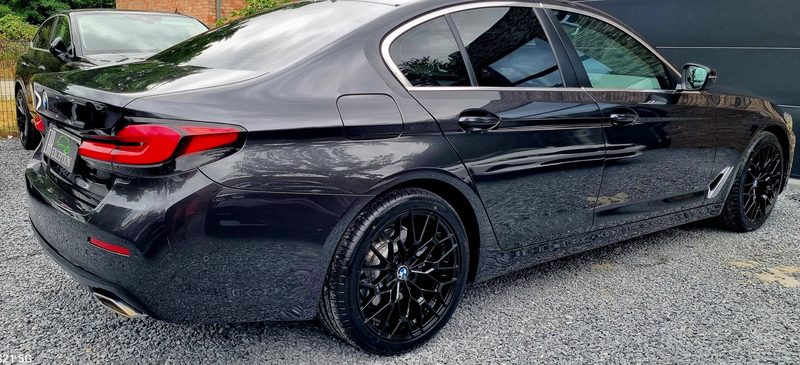 BMW 518 518 dA MHEV — photo 11