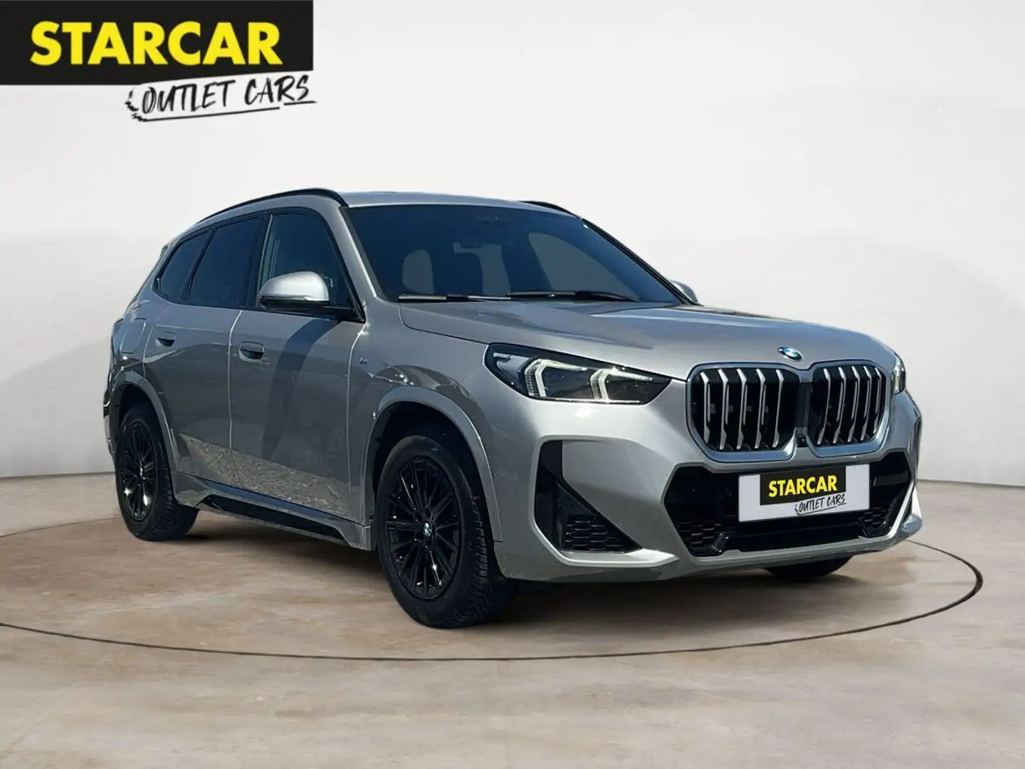 BMW X1 sDRIVE 18i M-SPORTPAKET+PANO+HUD+ACC+AHK+360° Argent - 1