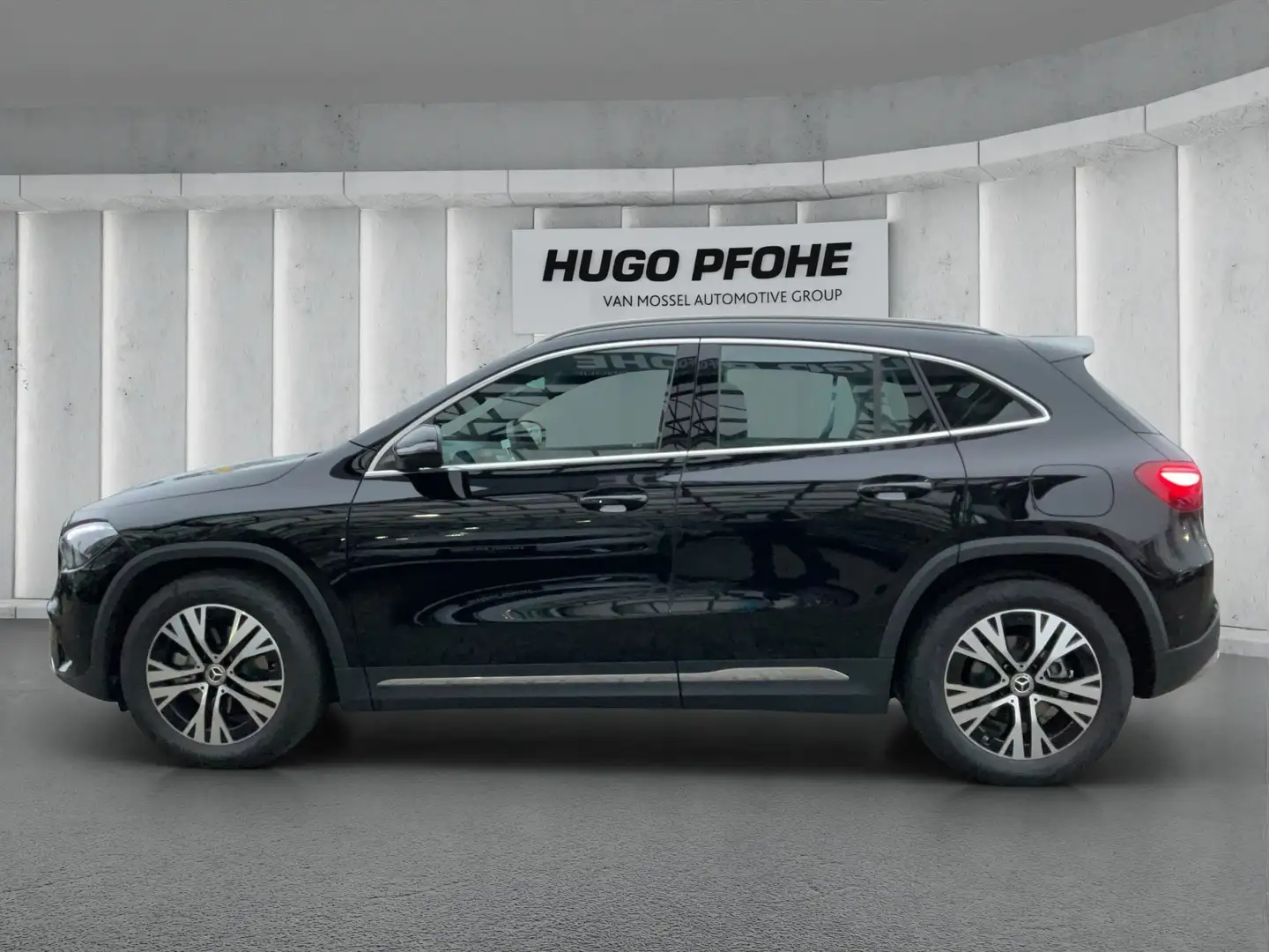 Mercedes-Benz GLA 200 Progressive (EURO 6e) Schwarz - 2