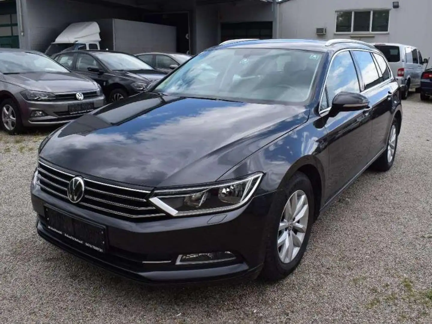 Volkswagen Passat Variant 1,6 TDI DSG Highline Grau - 1