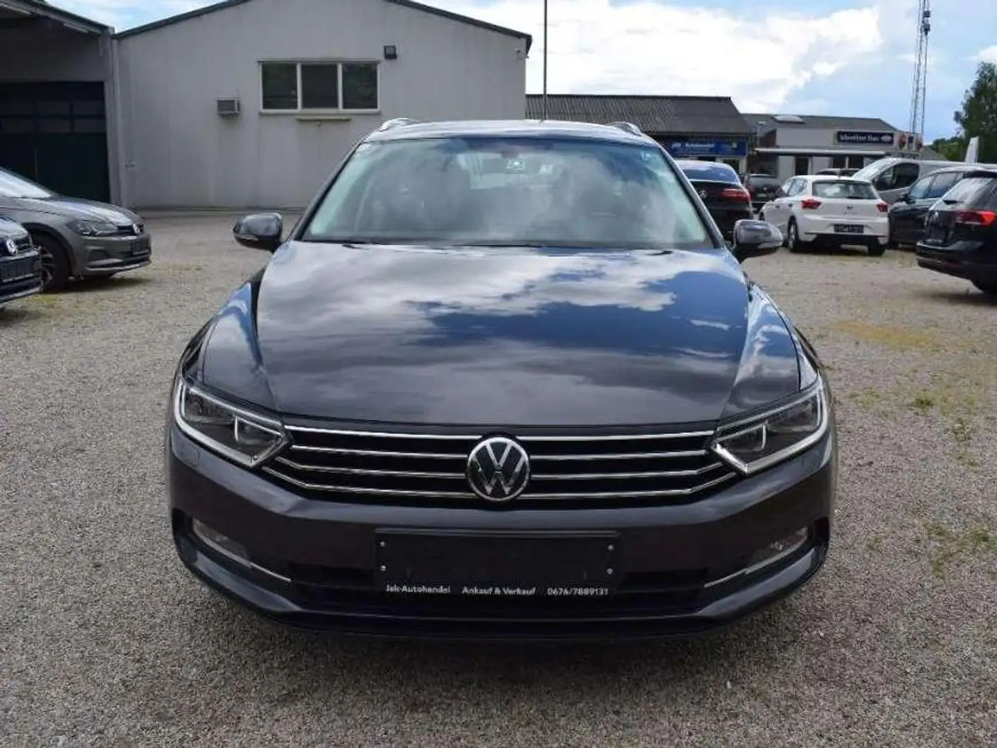 Volkswagen Passat Variant 1,6 TDI DSG Highline Grau - 2