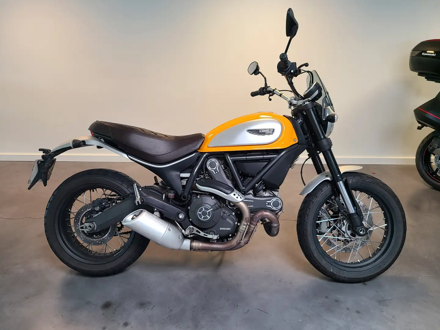 Ducati Scrambler - 1