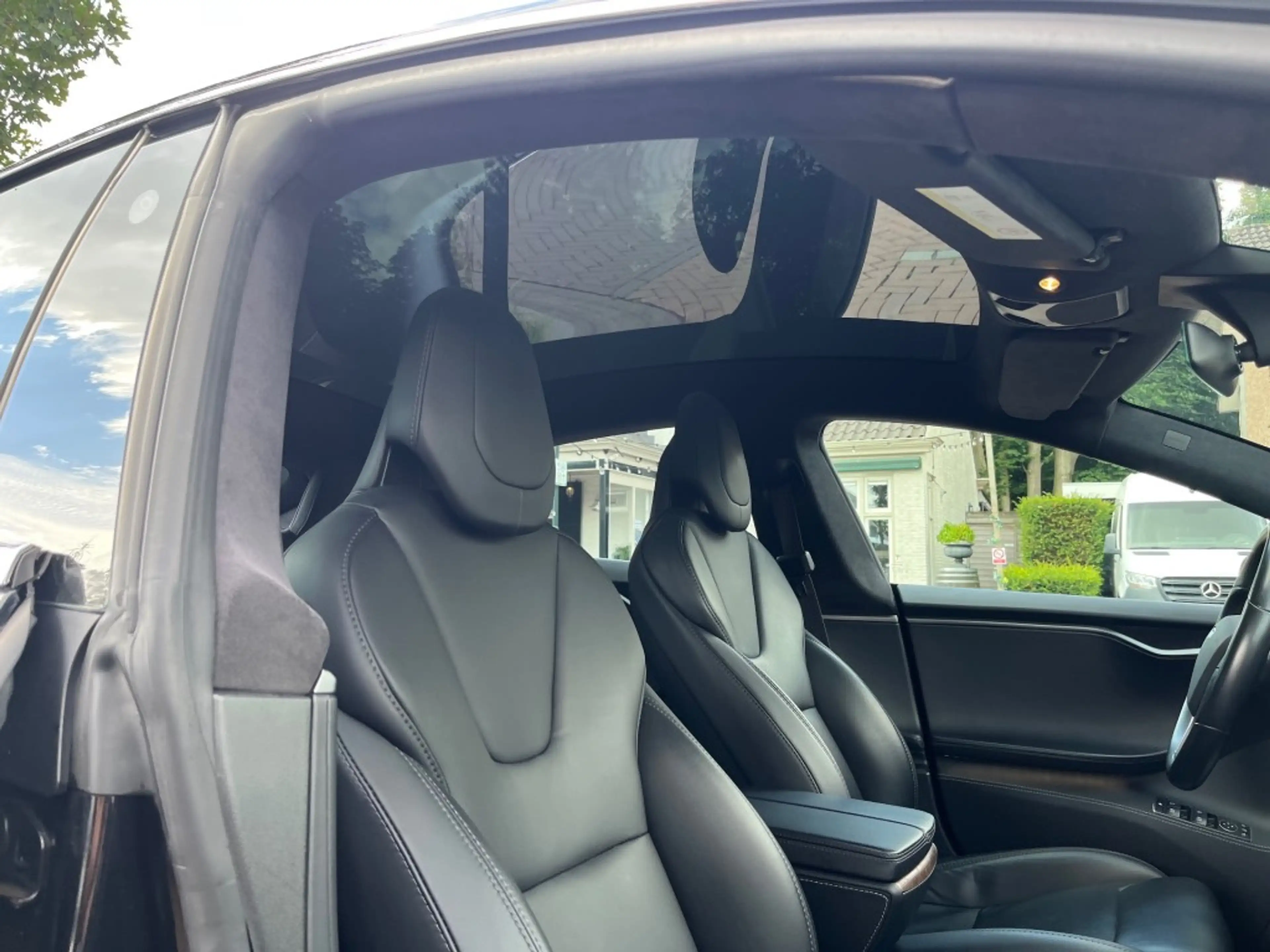 Tesla Model S 100D — photo 8