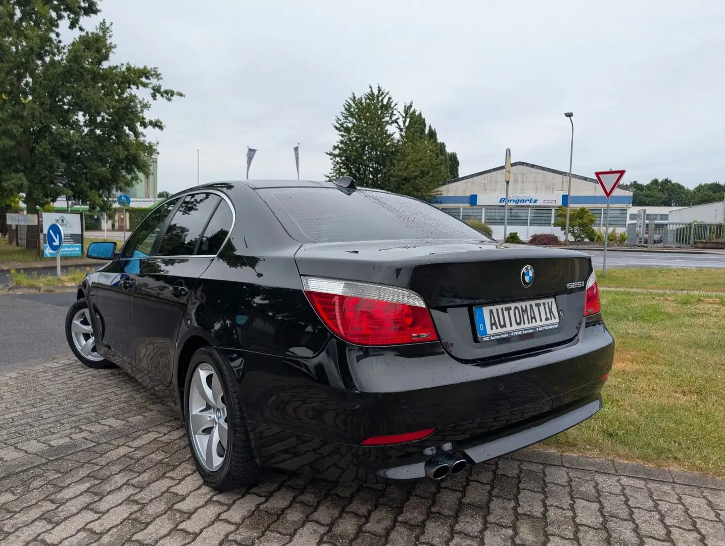 BMW 525 Baureihe 5 Lim. 525i*LEDER*XENON*PDC !! Noir - 2