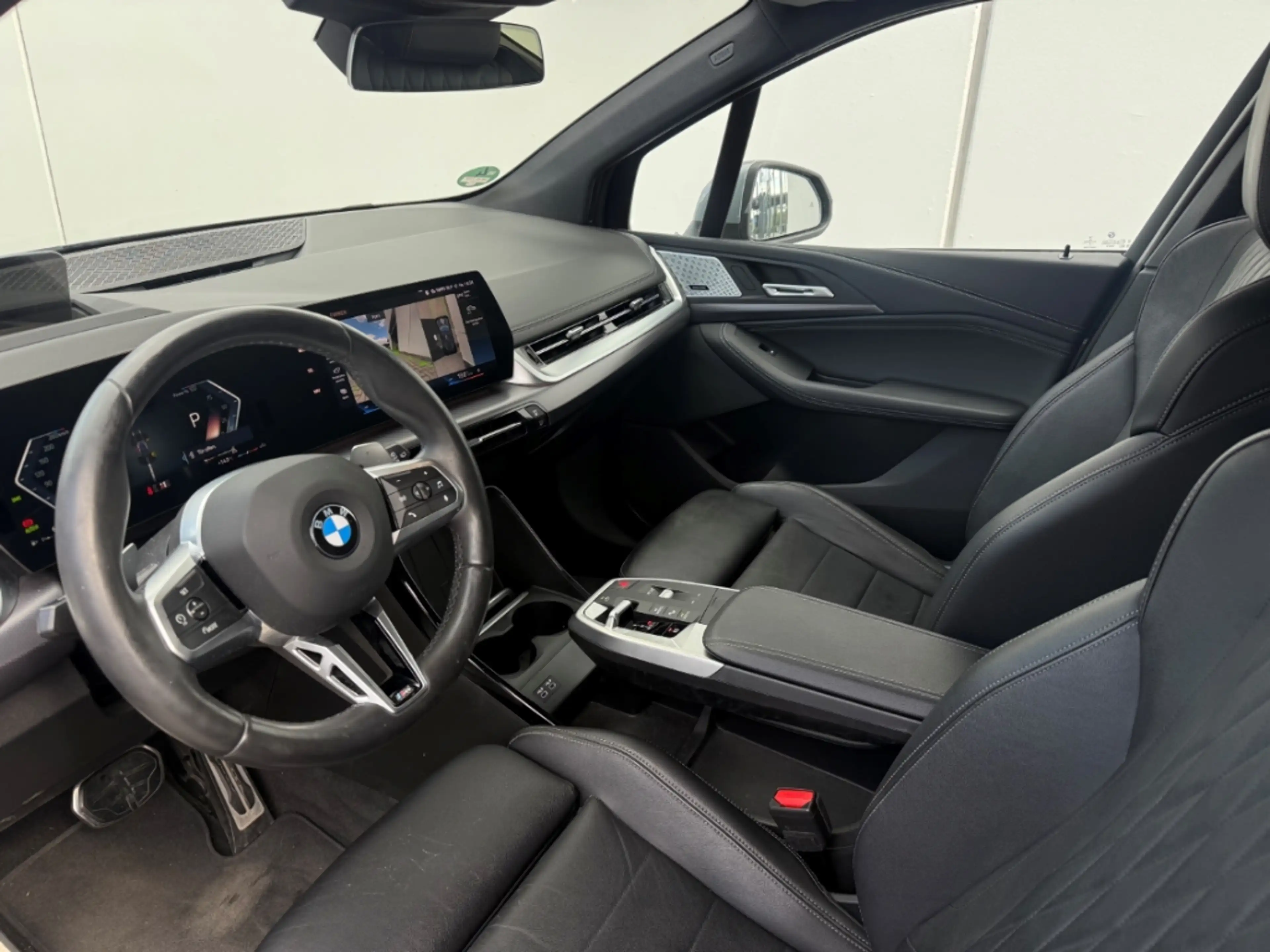 BMW 223 Active Tourer iA M Sportpaket AHK-klappbar Navi Le — photo 6