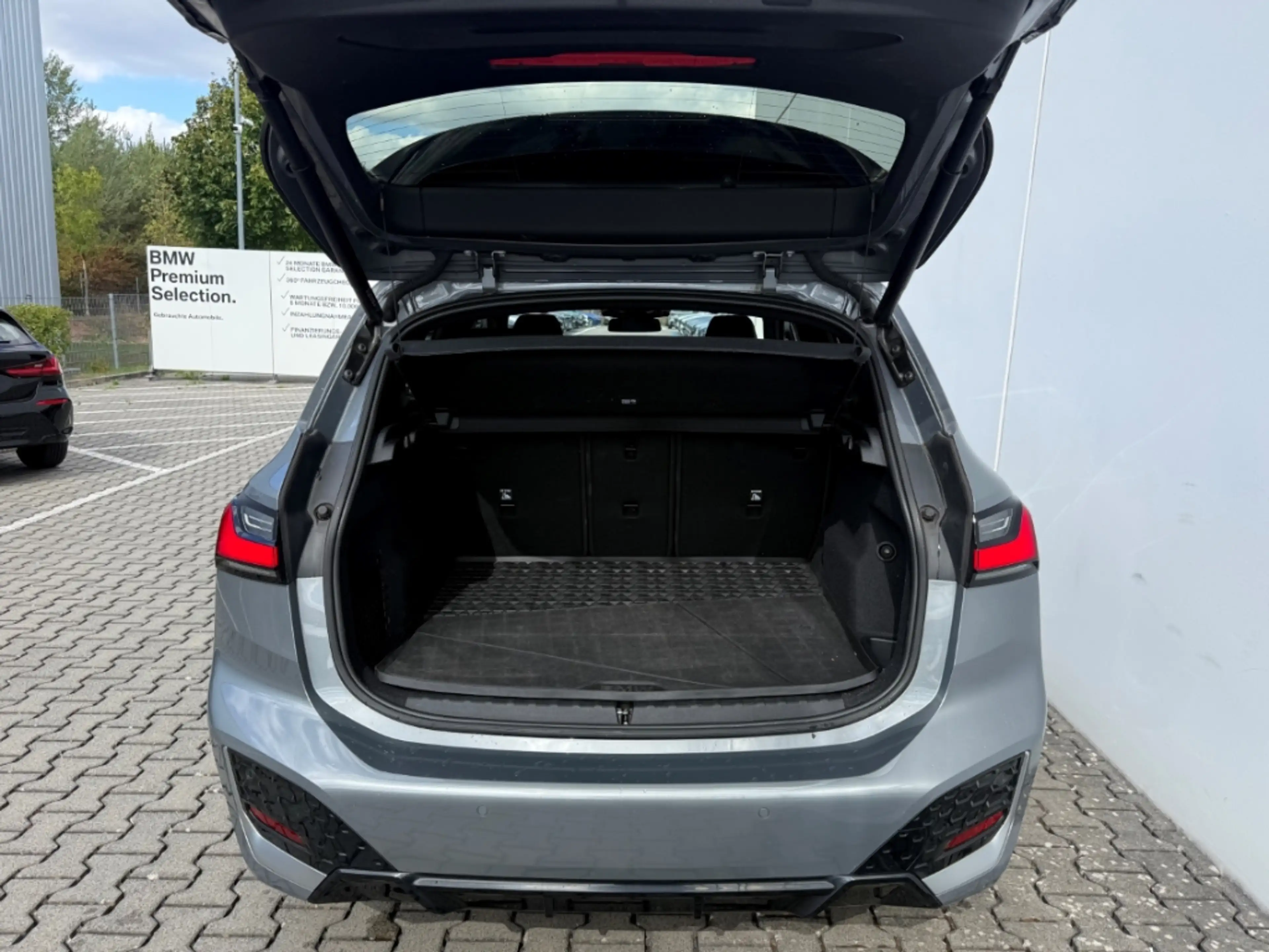 BMW 223 Active Tourer iA M Sportpaket AHK-klappbar Navi Le — photo 15