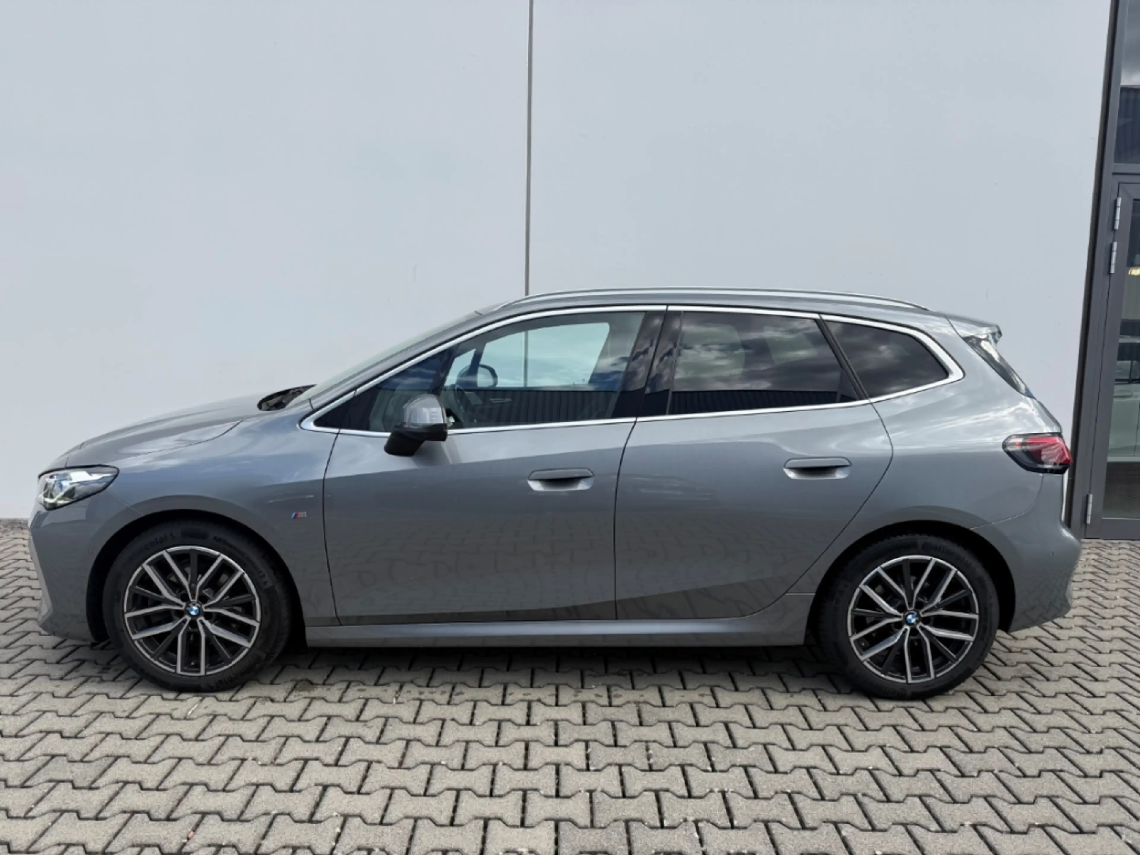 BMW 223 Active Tourer iA M Sportpaket AHK-klappbar Navi Le — photo 3