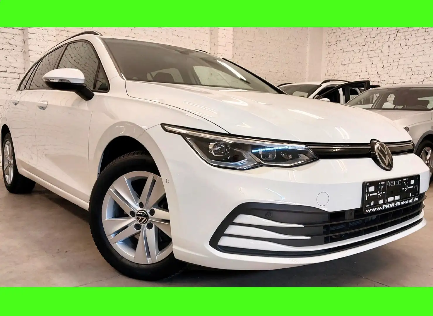Volkswagen Golf VIII Variant 1.5 TSI Life 42ooo LED KAM ACC Wit - 1