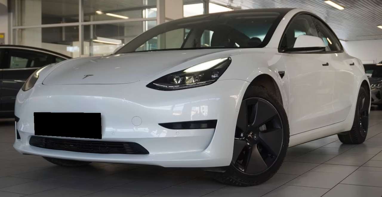 Tesla Model 3 Standard Range Plus RWD Sport