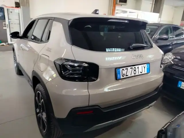 Jeep Avenger view 10
