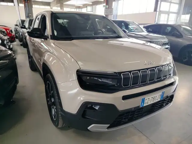 Jeep Avenger view 5