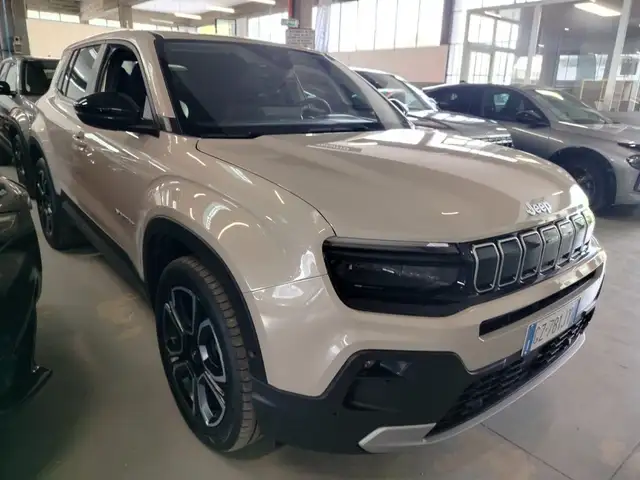 Jeep Avenger view 6
