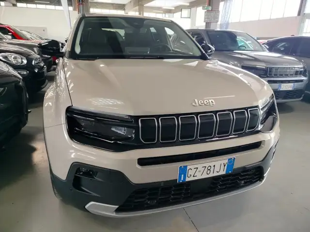 Jeep Avenger view 4