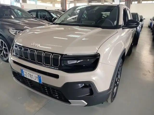 Jeep Avenger view 2
