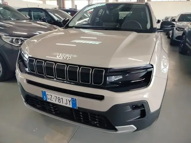 Jeep Avenger view 3