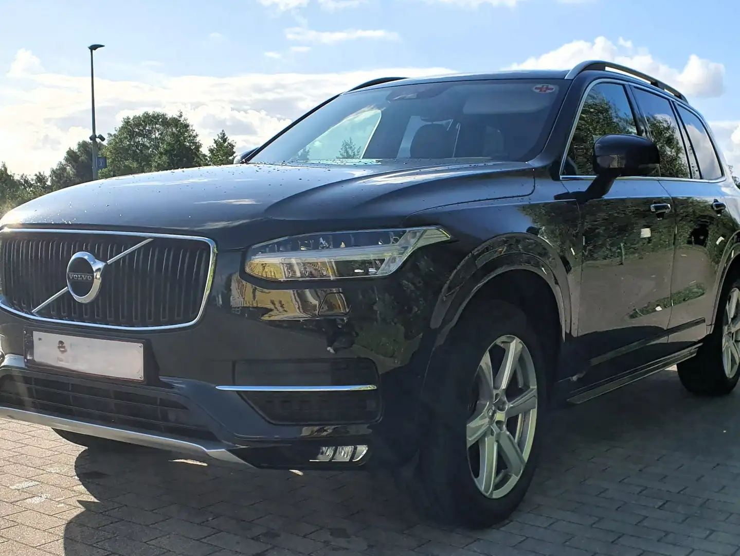 Volvo XC90 XC90 D5 AWD Geartronic Momentum Zwart - 1