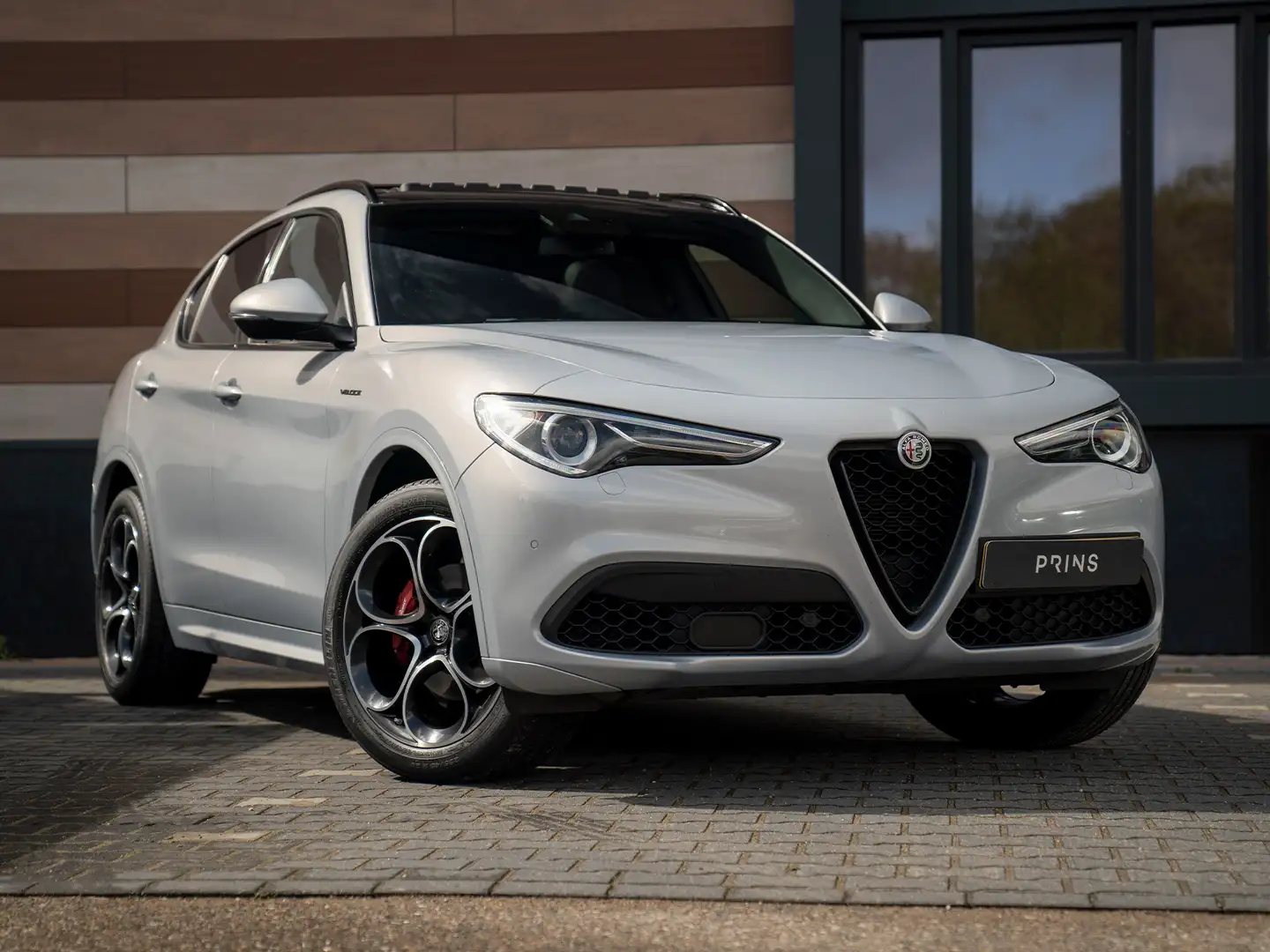 Alfa Romeo Stelvio 2.0T 280pk AWD Veloce | 1e eigenaar | Pano-dak | A Wit - 2