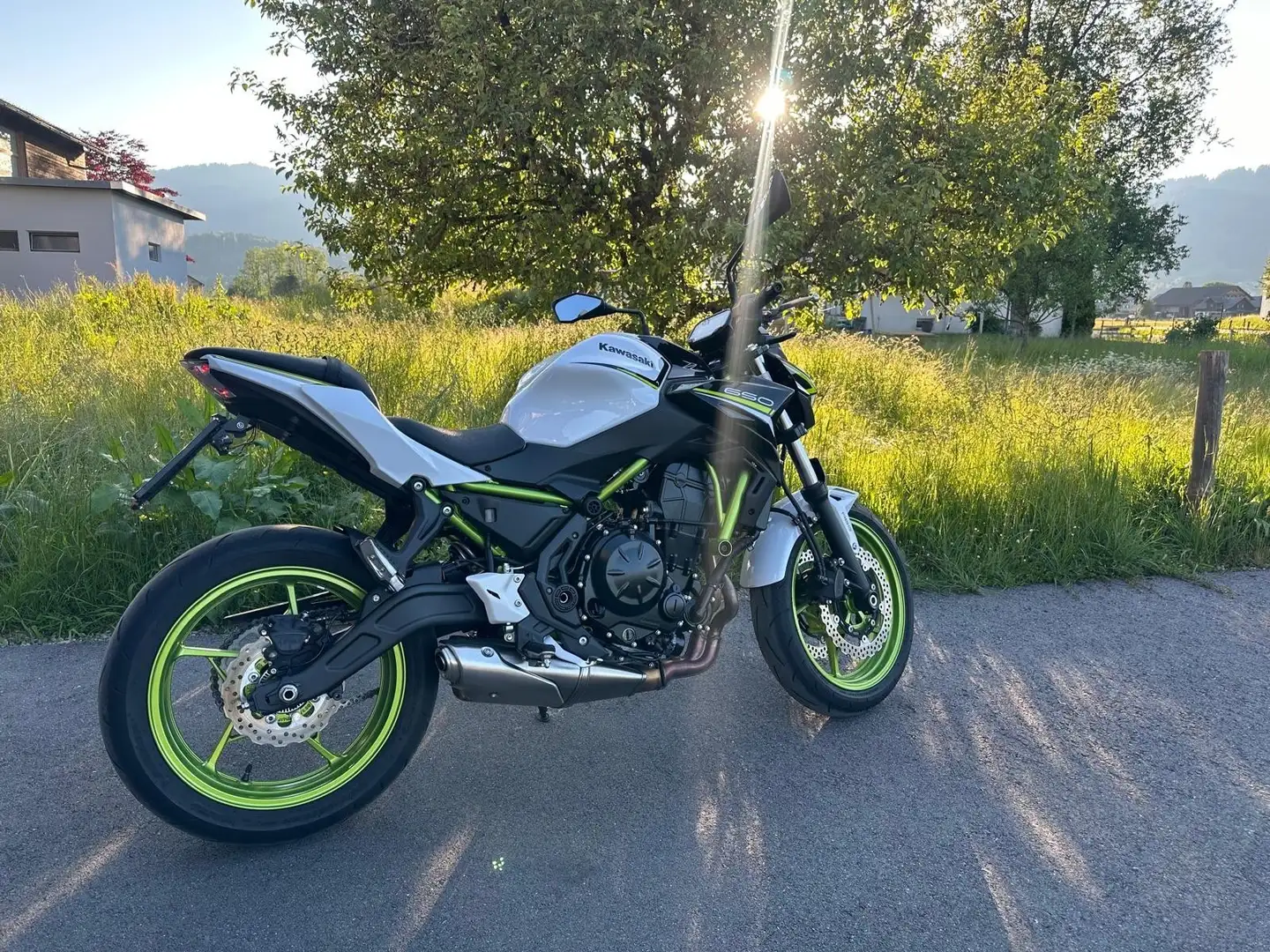 Kawasaki Z 650 Weiß - 2