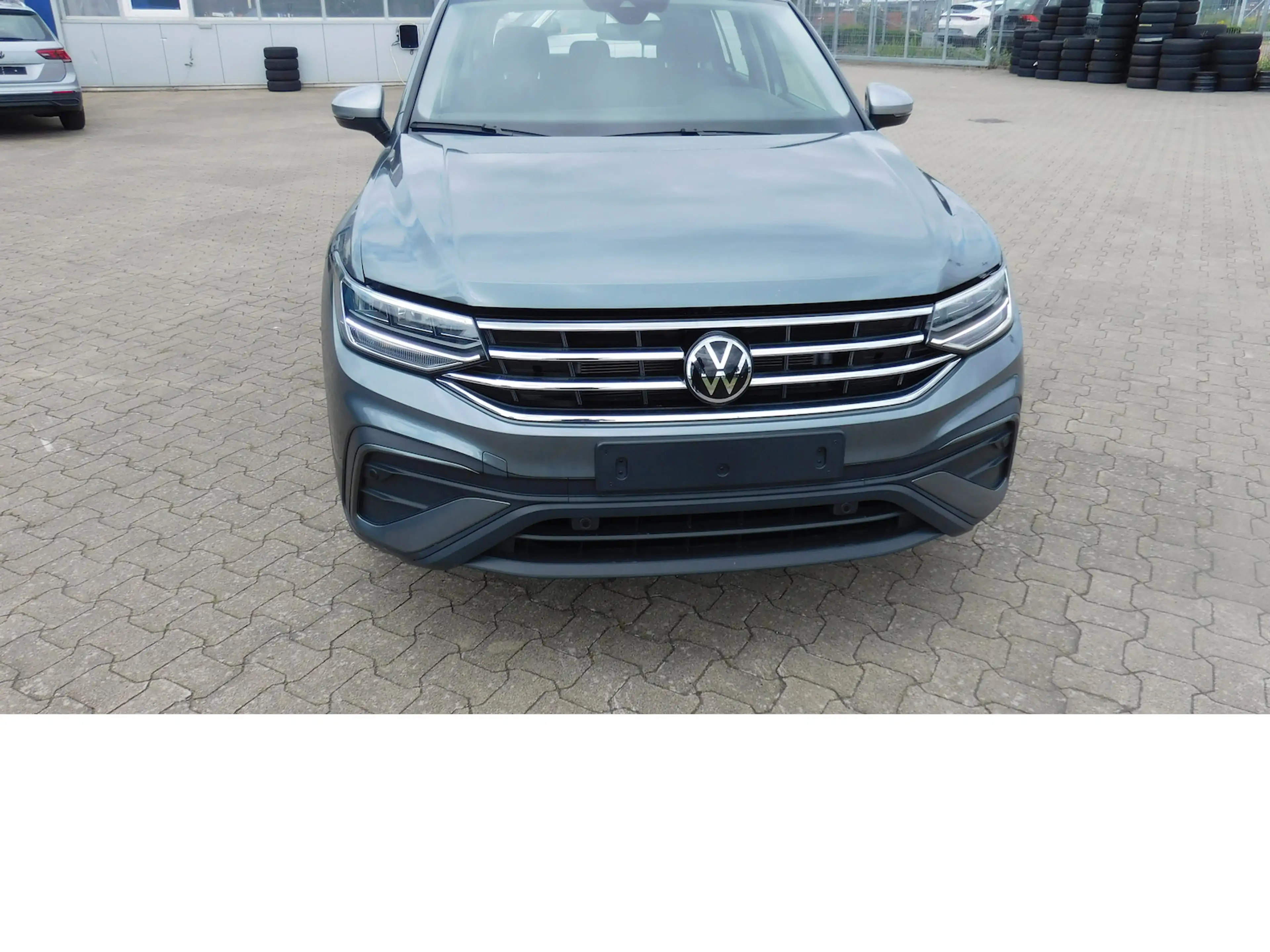 Volkswagen Tiguan Allspace 1.5 TSI Life 7 Sitze Navi DSG — photo 4