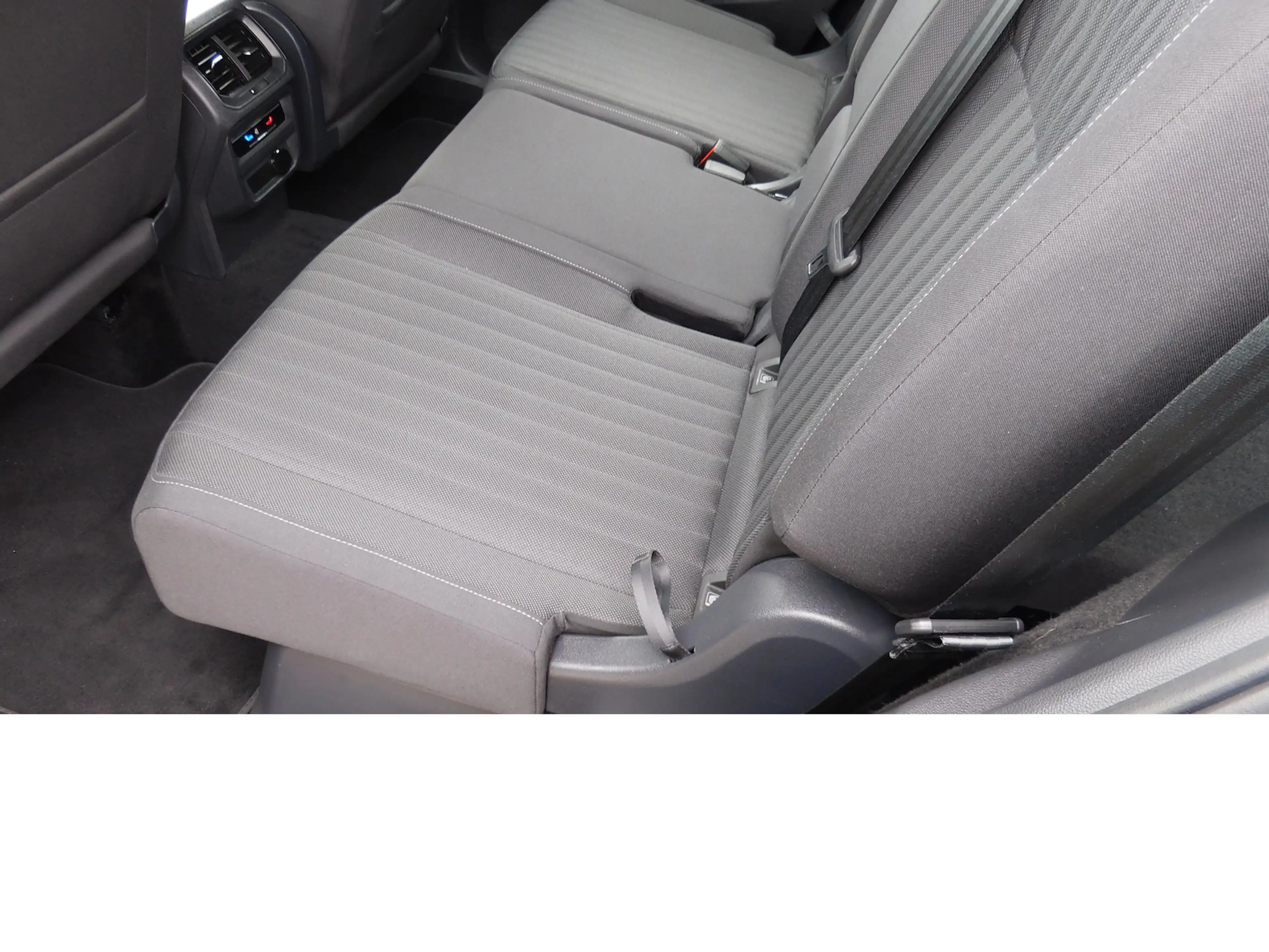 Volkswagen Tiguan Allspace 1.5 TSI Life 7 Sitze Navi DSG — photo 13