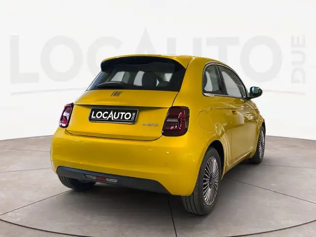 Fiat 500 view 4