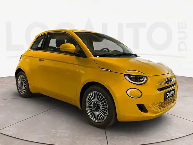 Fiat 500 view 3