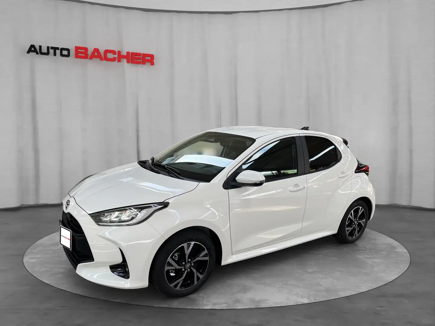 Toyota Yaris 1,5 l, 116 PS Active Drive Blanc - 1