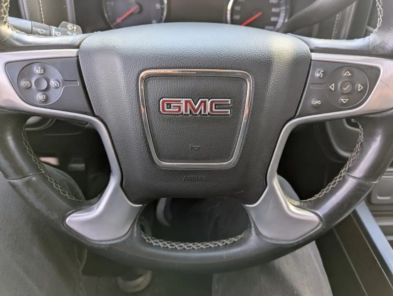 GMC Sierra 1500 photo GMC Sierra 1500