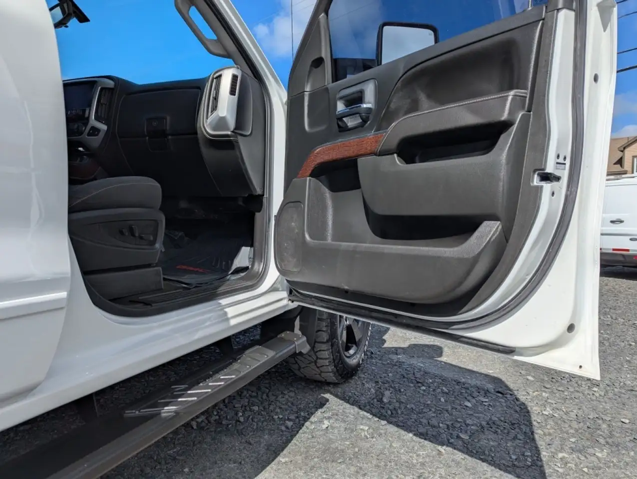 GMC Sierra 1500 photo GMC Sierra 1500