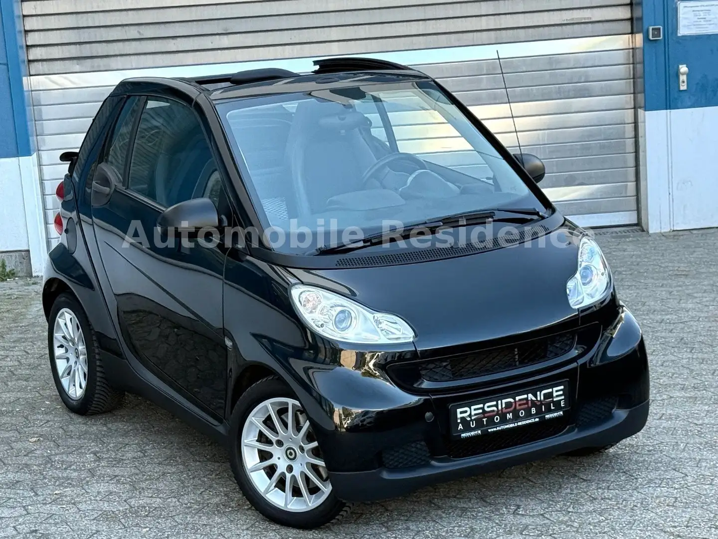 smart forTwo Cabrio Micro Hybrid*LEDER*NAVI*SHZ*ALU*1H Noir - 2