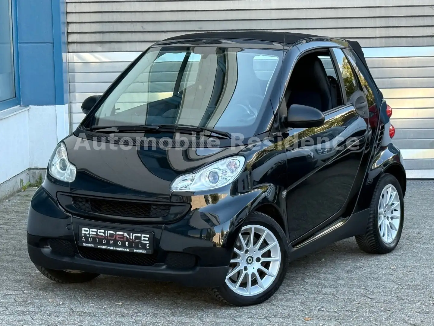 smart forTwo Cabrio Micro Hybrid*LEDER*NAVI*SHZ*ALU*1H Noir - 1