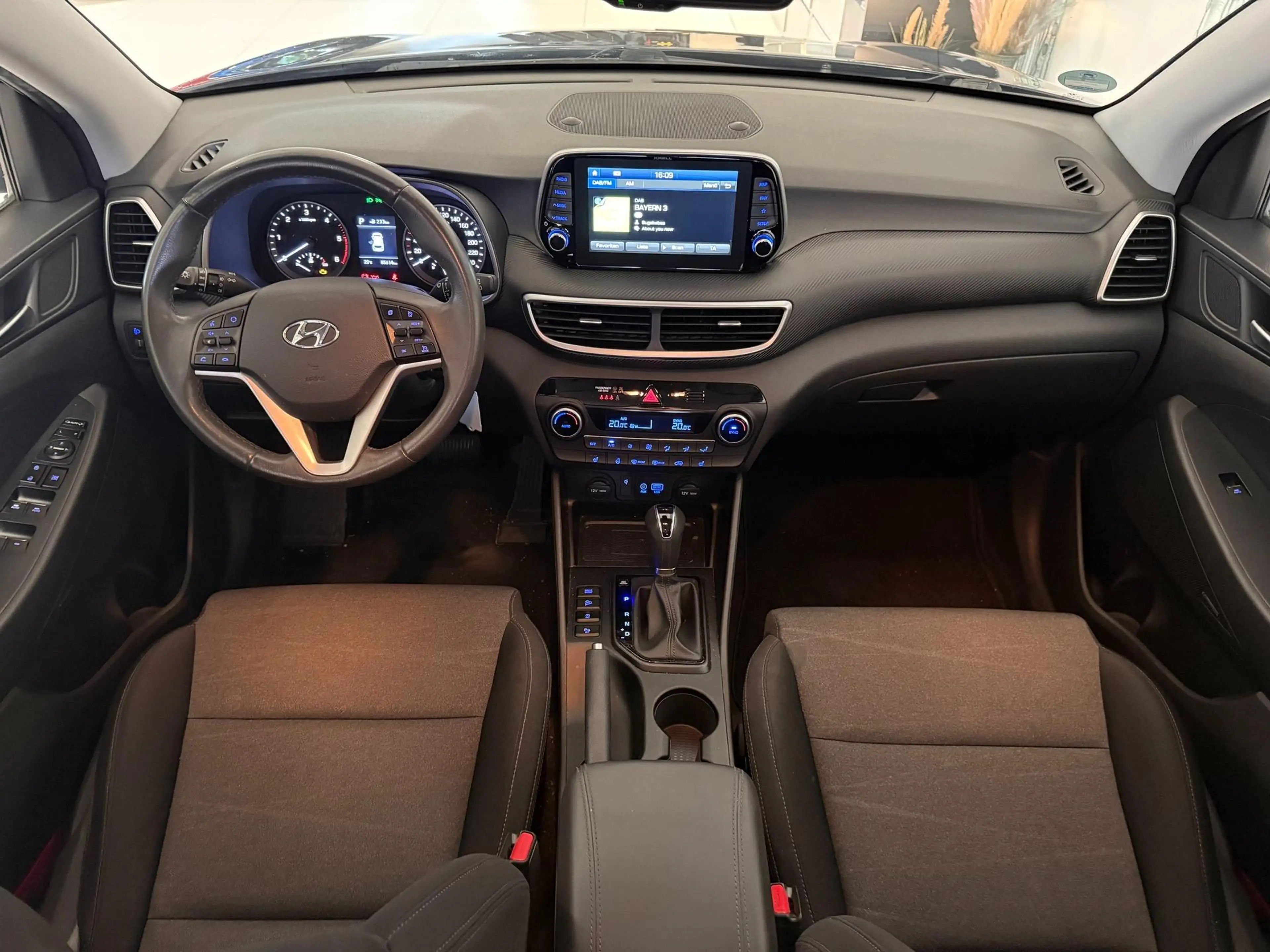Hyundai TUCSON 1.6 CRDi Trend Allrad 12 Monate Garantie, 2-Zon... — photo 11