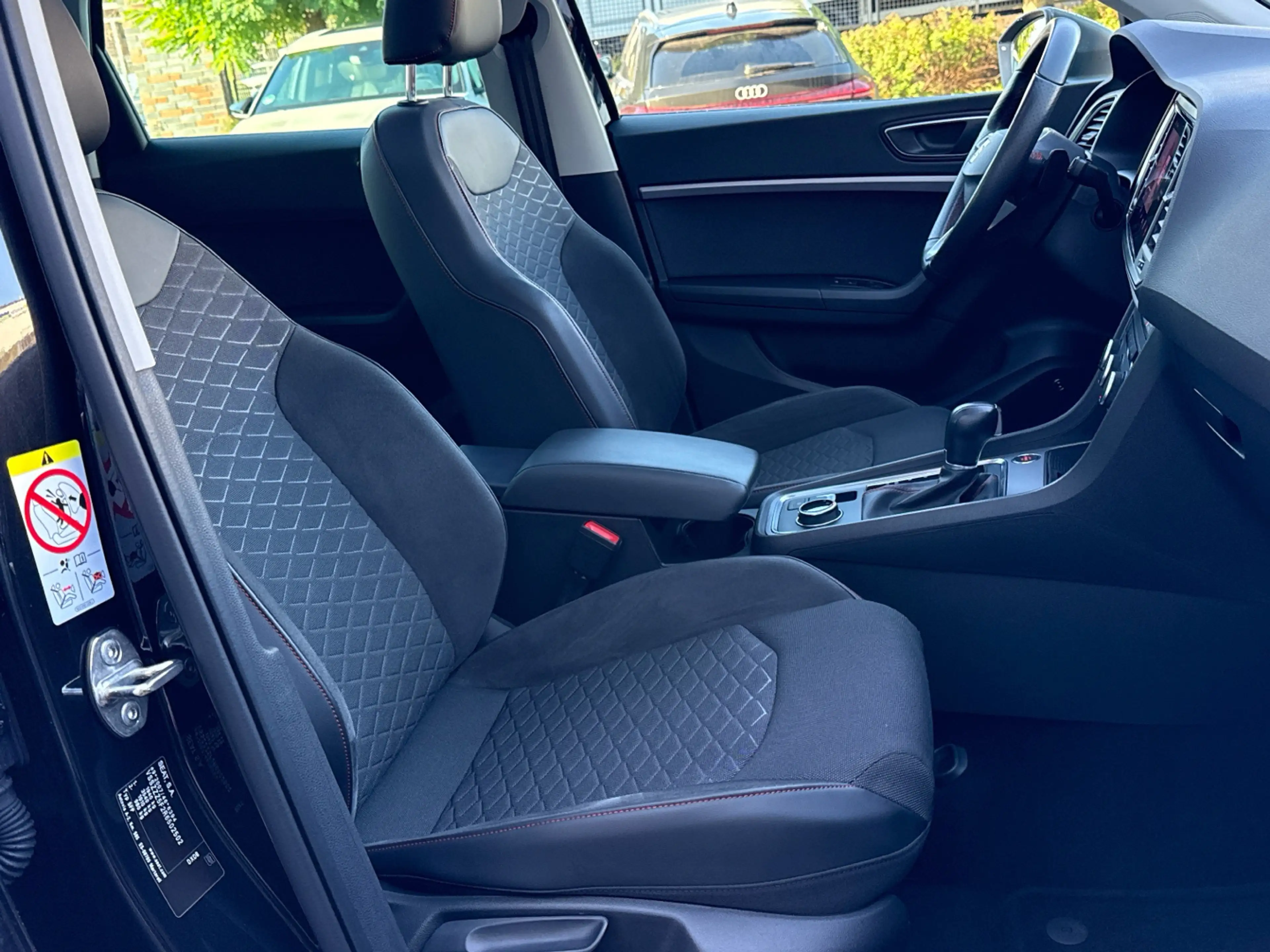 SEAT Ateca FR 1.5 TSI DSG Pano ACC AHK Navi Voll-LED — photo 10
