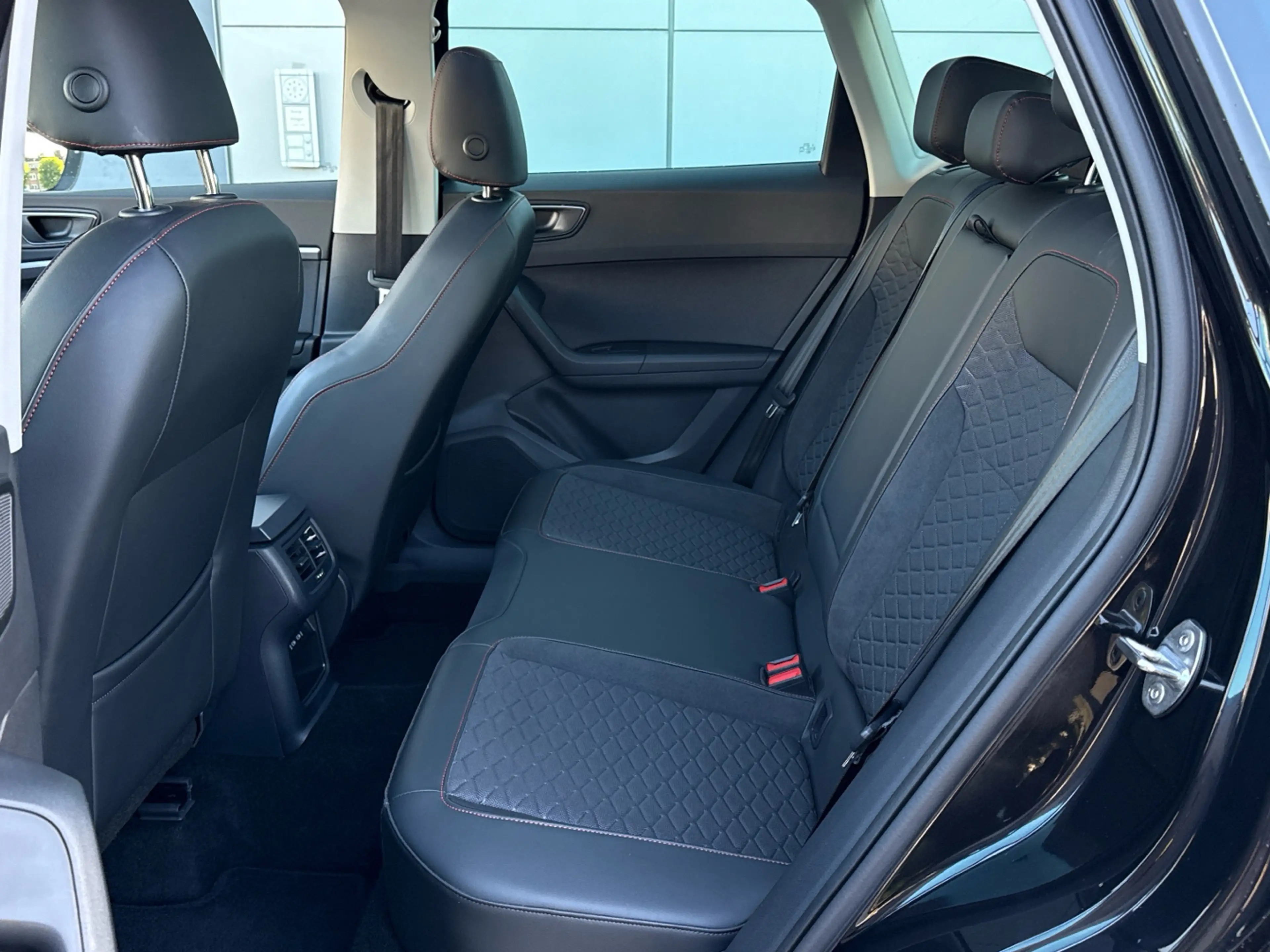 SEAT Ateca FR 1.5 TSI DSG Pano ACC AHK Navi Voll-LED — photo 11