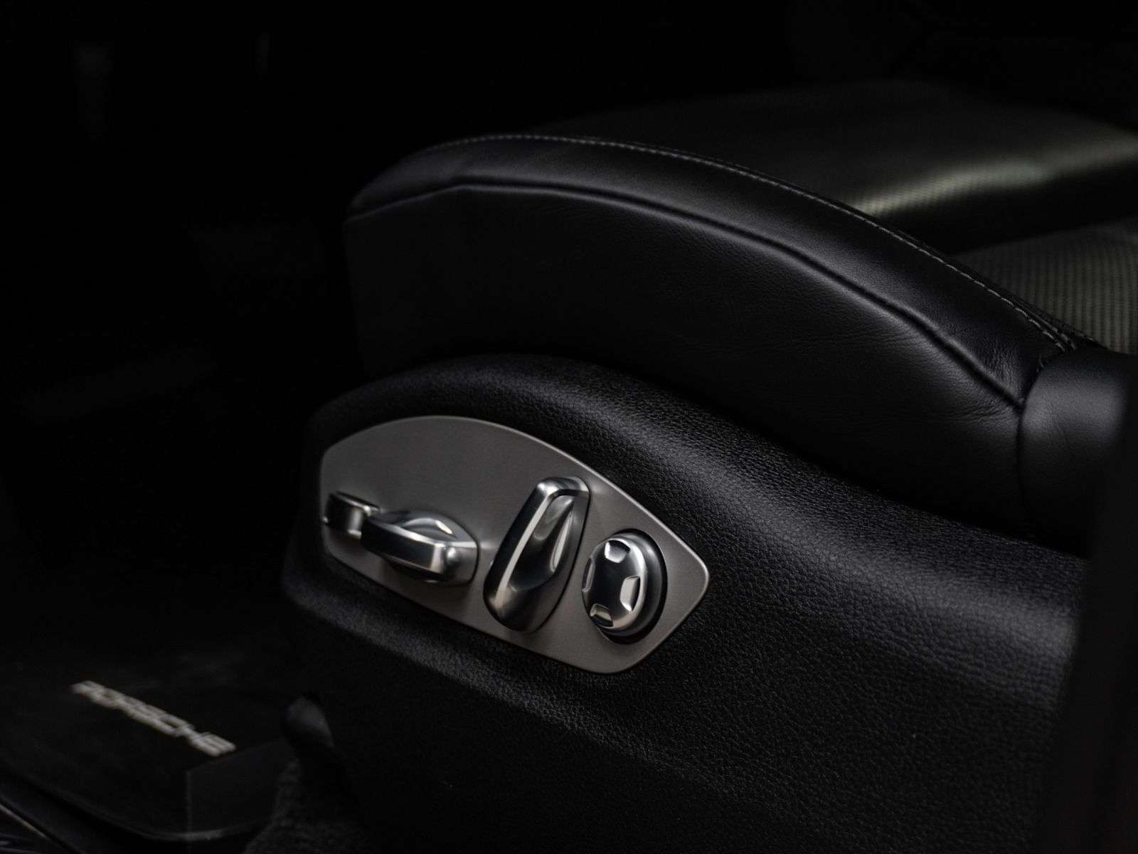 2023 Porsche Macan | One Owner, No Accidents, Excellent Condition thumb 27