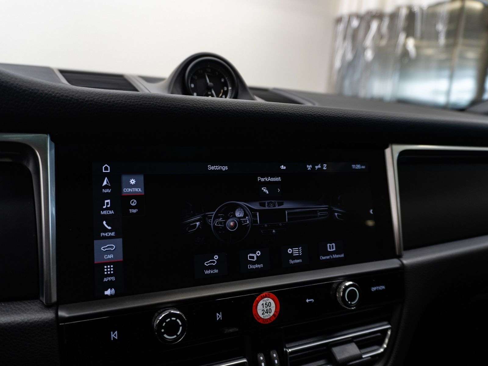 2023 Porsche Macan | One Owner, No Accidents, Excellent Condition thumb 19