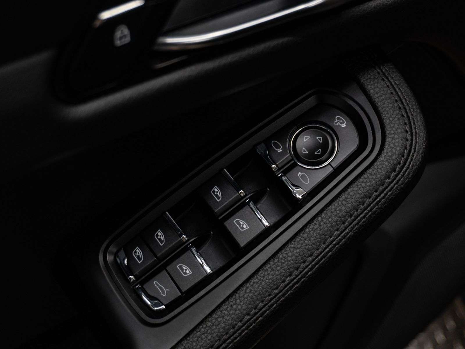 2023 Porsche Macan | One Owner, No Accidents, Excellent Condition thumb 26