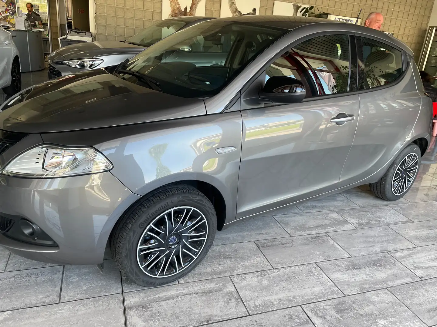Lancia Ypsilon Ypsilon 1.0 firefly hybrid Silver s Argent - 1