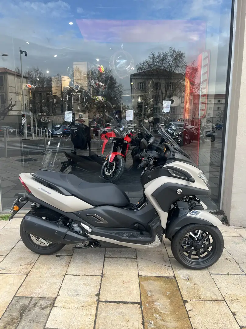 Yamaha TriCity - 1