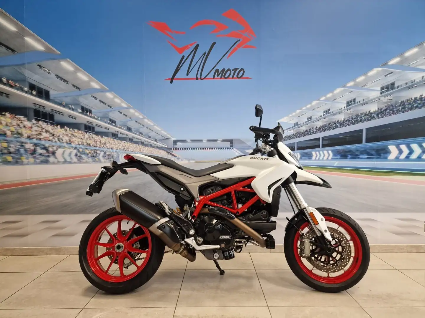 Ducati Hypermotard 939 - 1
