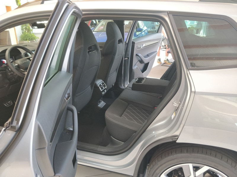Skoda Karoq 2.0 TSI Sportline 4x4 190PS AHK PANO RFK L — photo 15