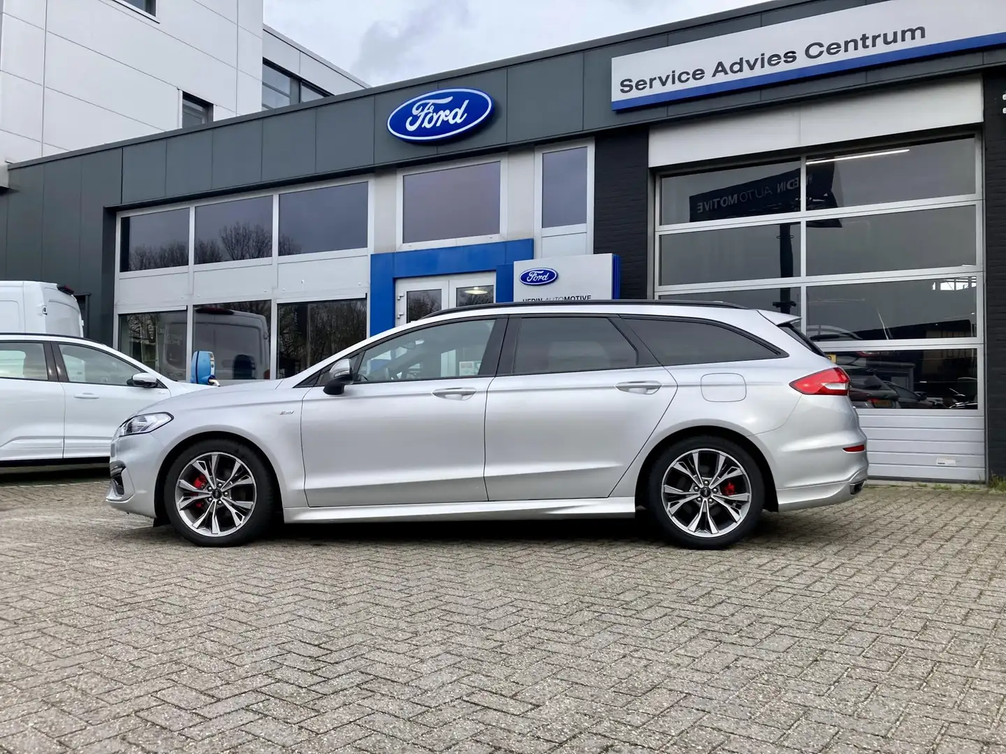 Ford Mondeo Wagon 2.0 IVCT HEV ST-Line Grijs - 2